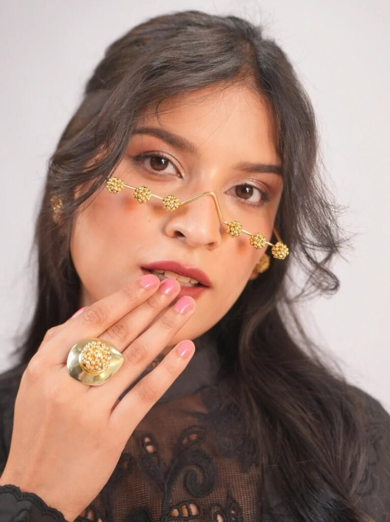 Face Jewellery Styles Blending Tradition and Trend | VAIDAAN facelets