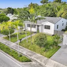 Roaches & Ants in Redmond, OR: Effective Prevention and Contro Roaches & Ants in Redmond, OR